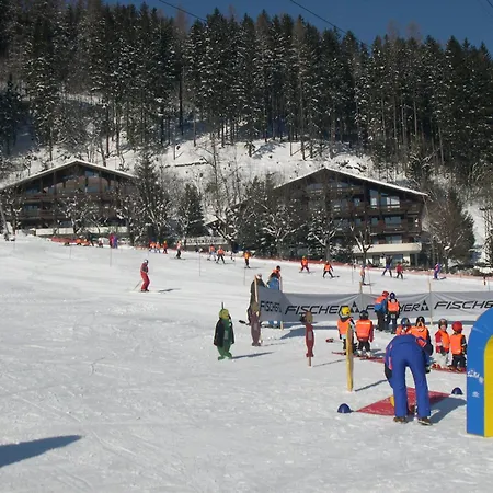 Schiwiese Mit Freiem Eintritt In Alpentherme In * Bad Hofgastein